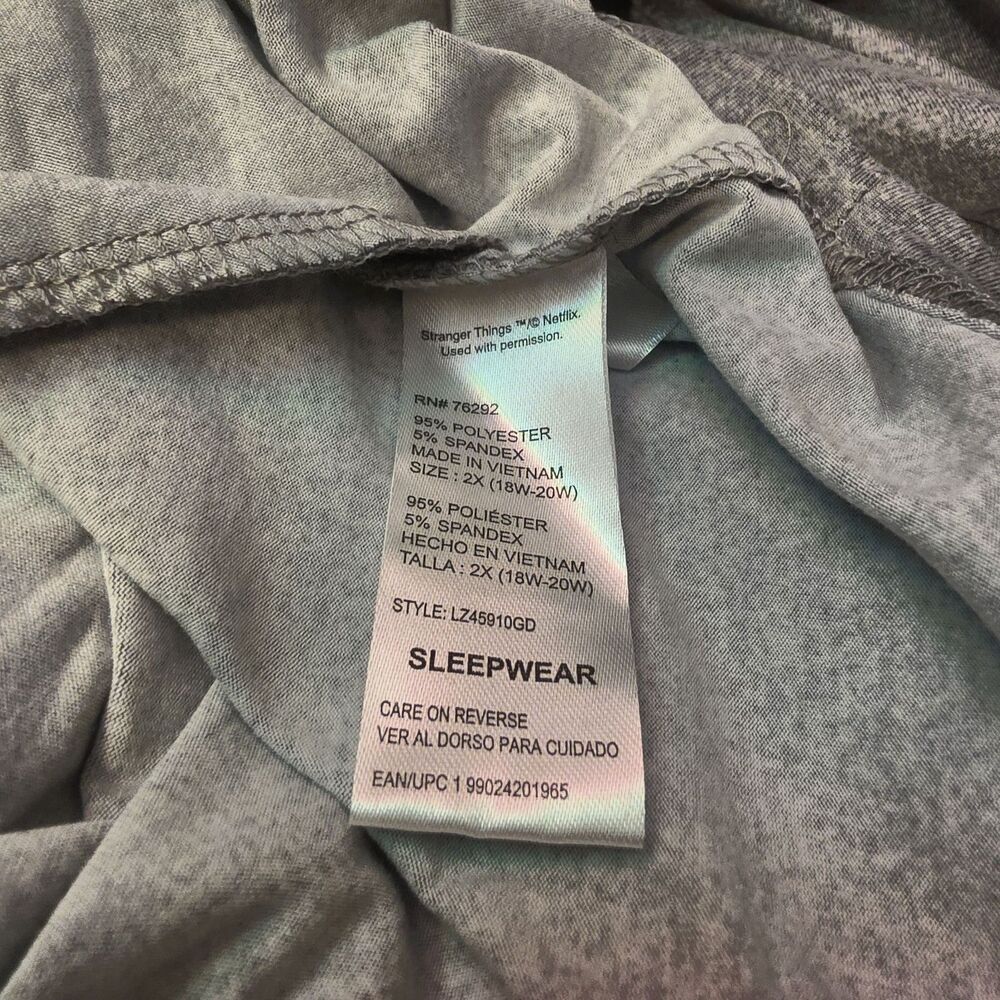 NWOT Stranger Things Hellfire Club Oversized Pajama Sleepshirt Pockets 2X - Picture 9 of 9